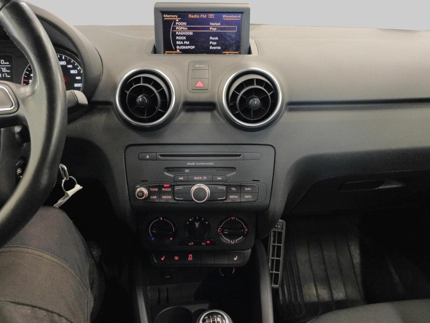 AUDI A1 2011