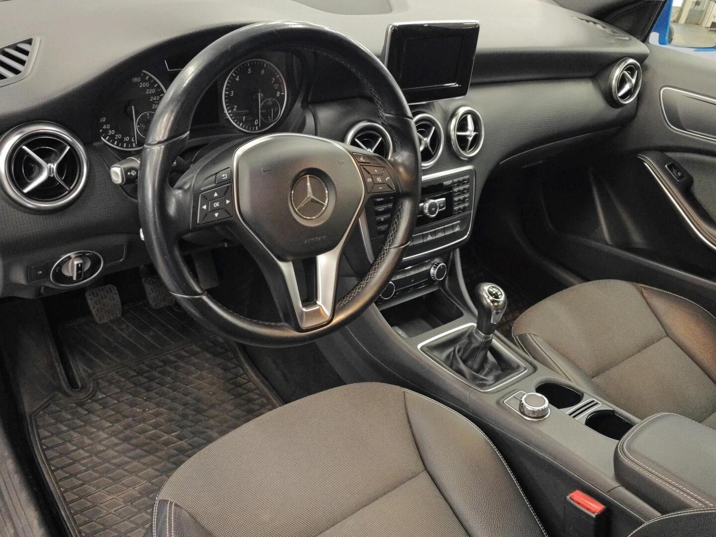 MERCEDES-BENZ A 2014