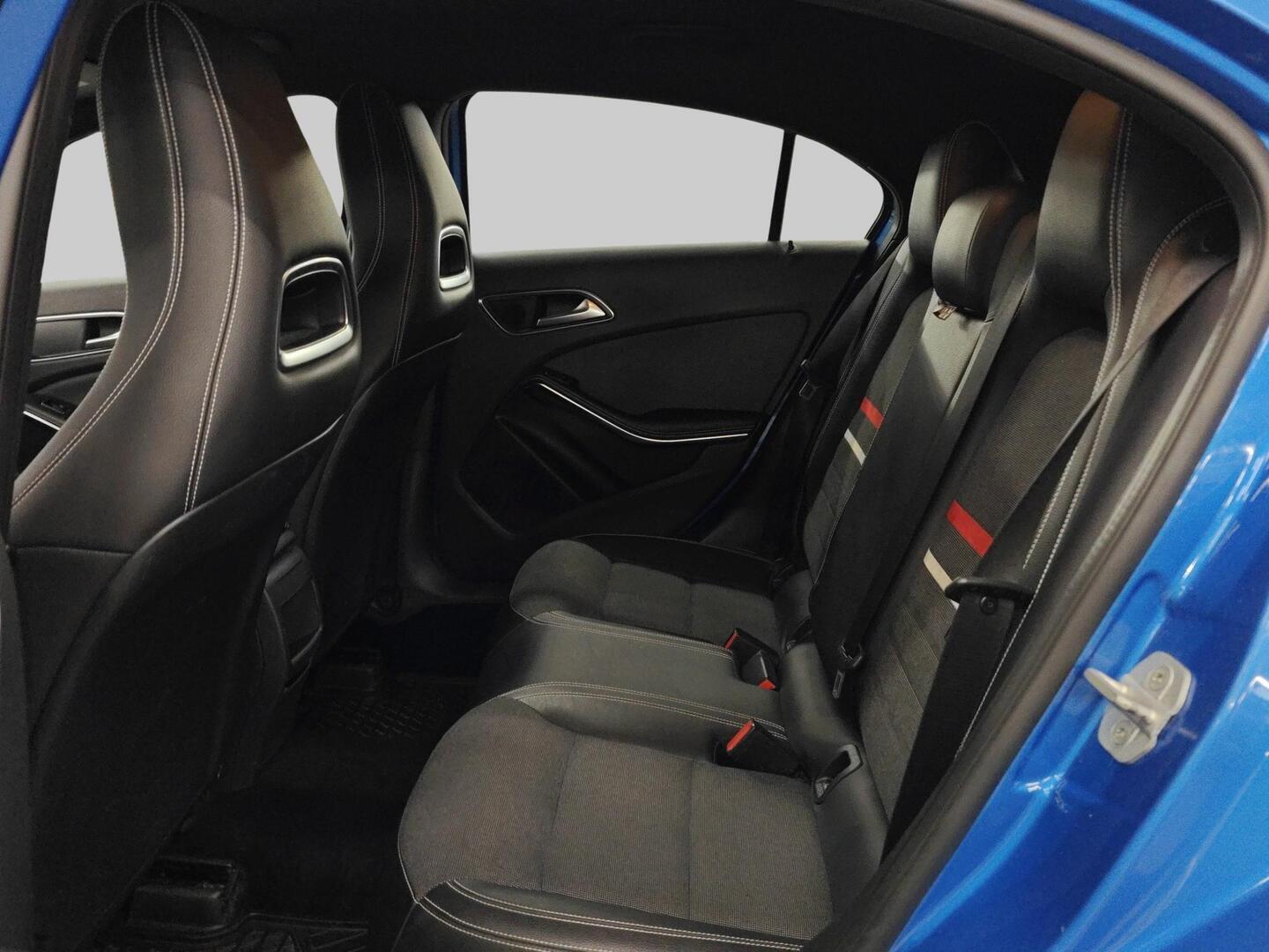 MERCEDES-BENZ A 2014
