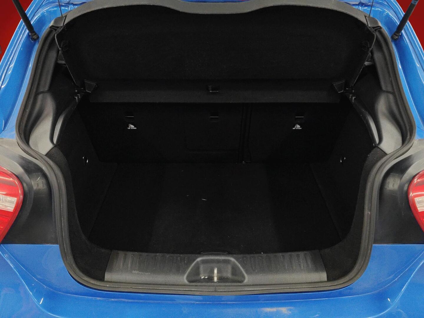 MERCEDES-BENZ A 2014
