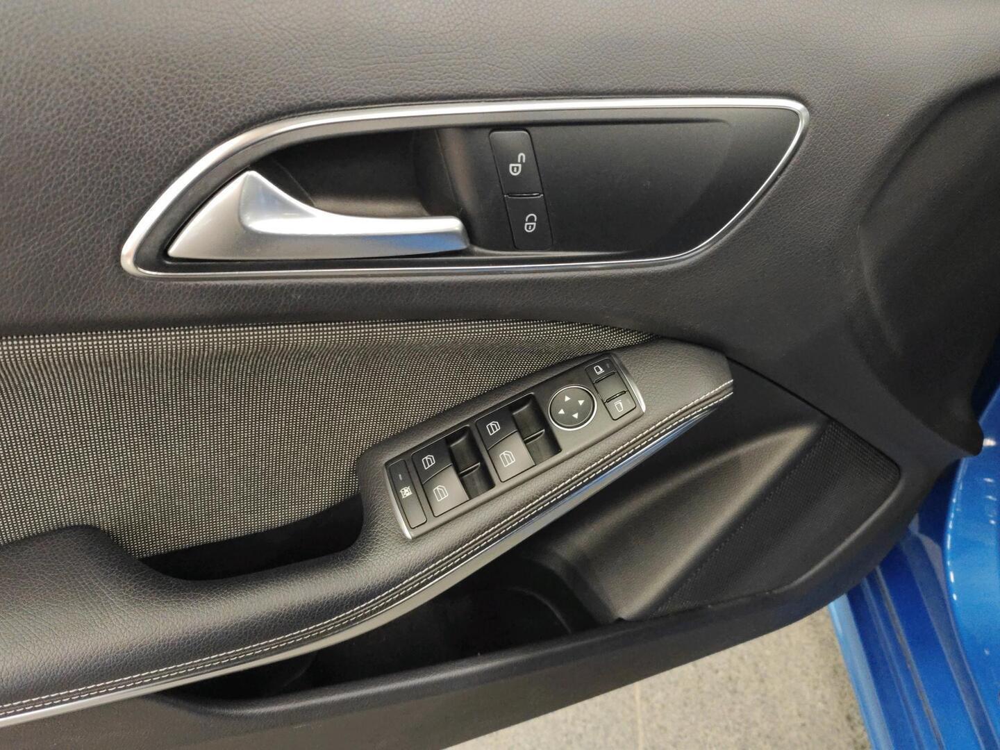 MERCEDES-BENZ A 2014