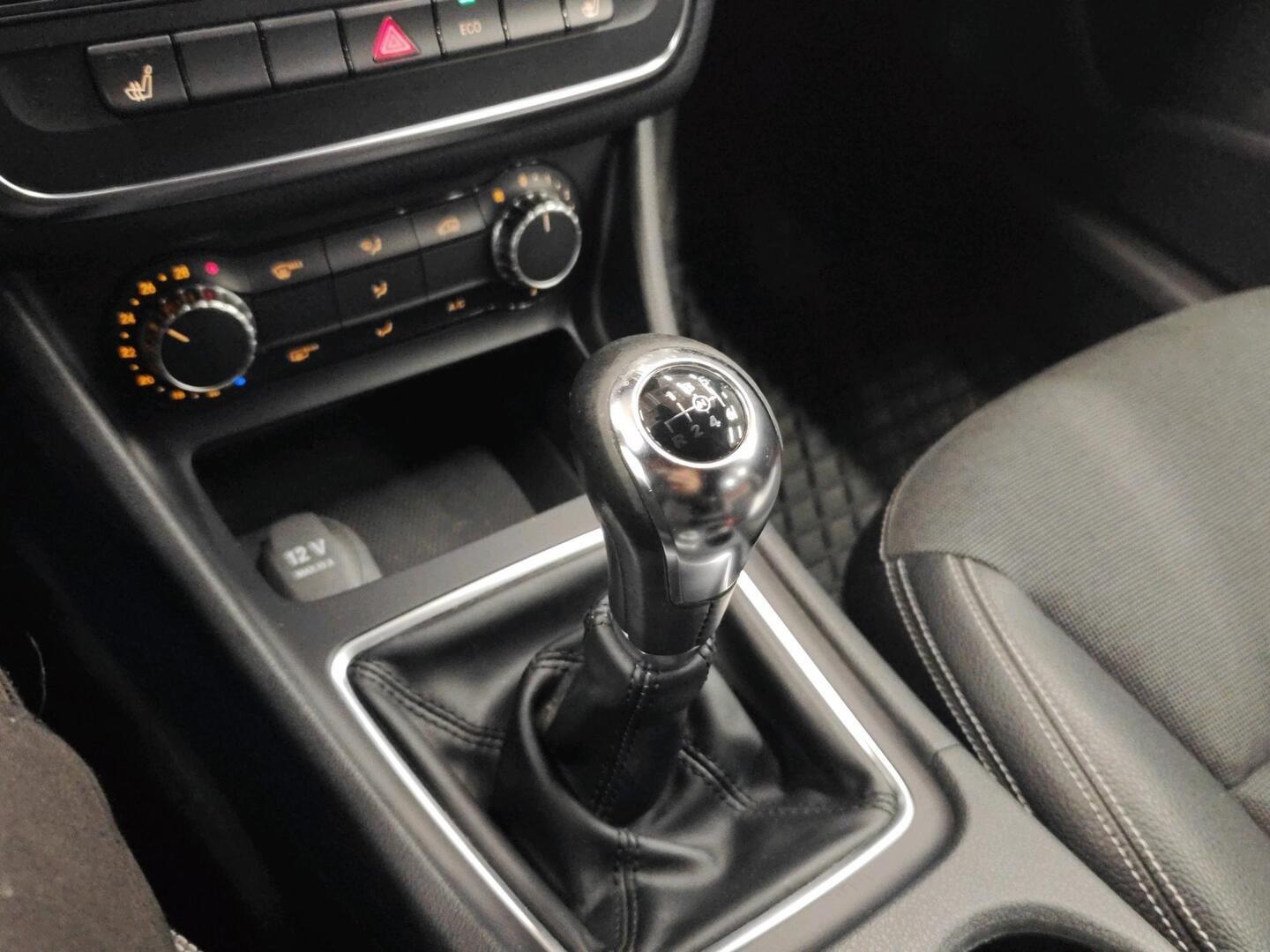 MERCEDES-BENZ A 2014