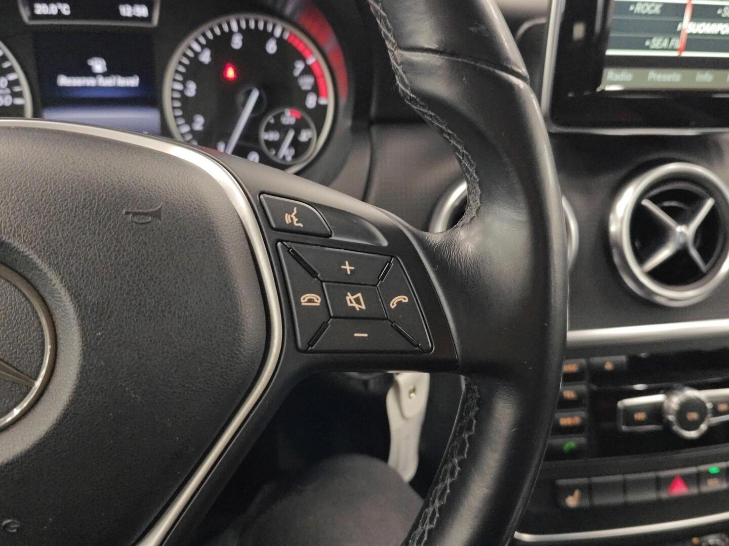 MERCEDES-BENZ A 2014