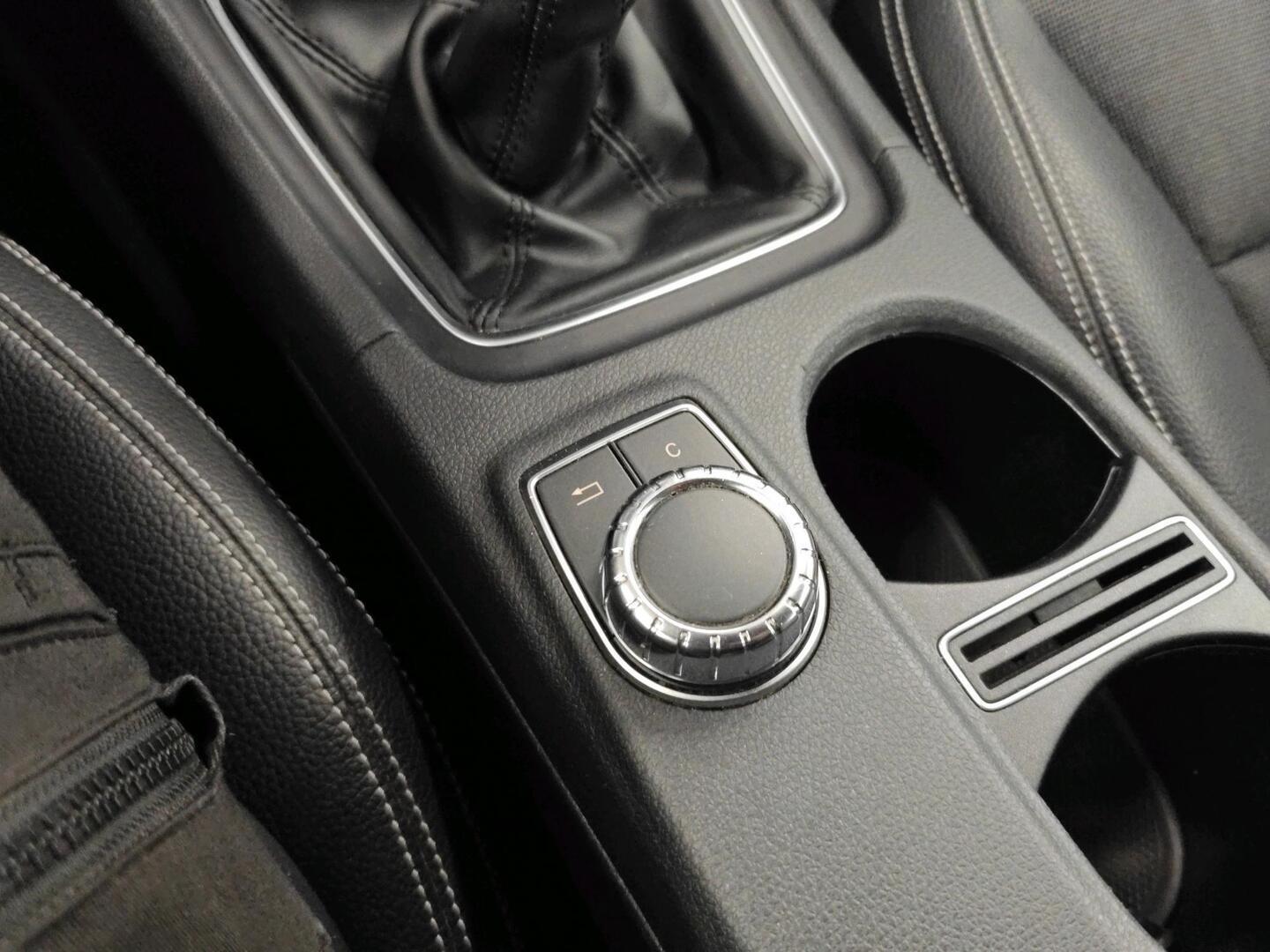 MERCEDES-BENZ A 2014