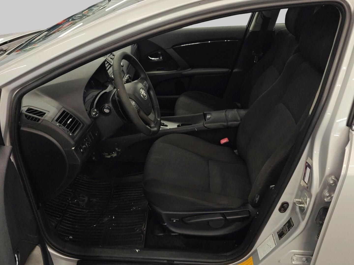 TOYOTA Avensis 2010