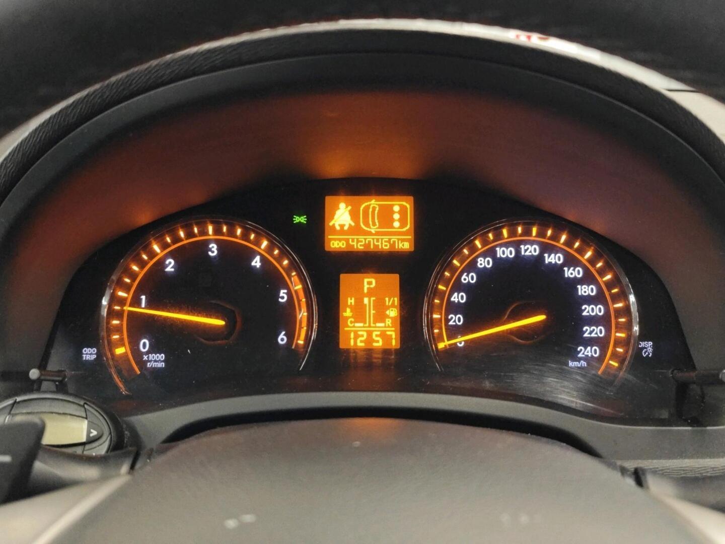 TOYOTA Avensis 2010