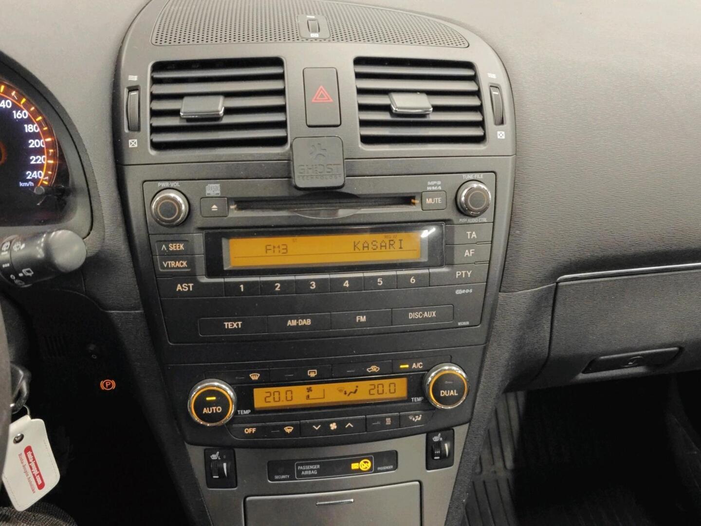 TOYOTA Avensis 2010