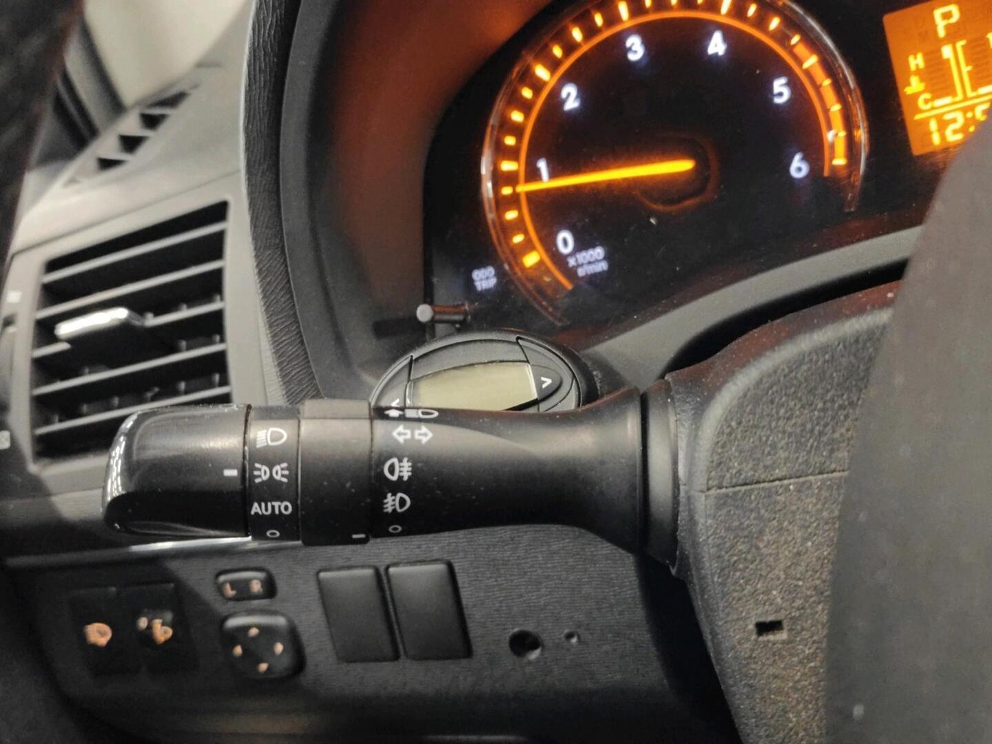 TOYOTA Avensis 2010