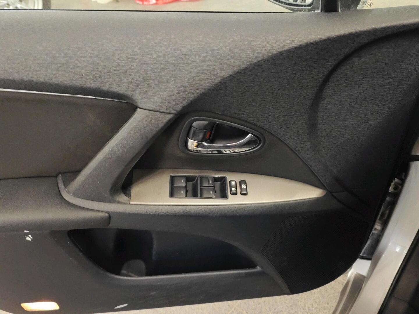 TOYOTA Avensis 2010
