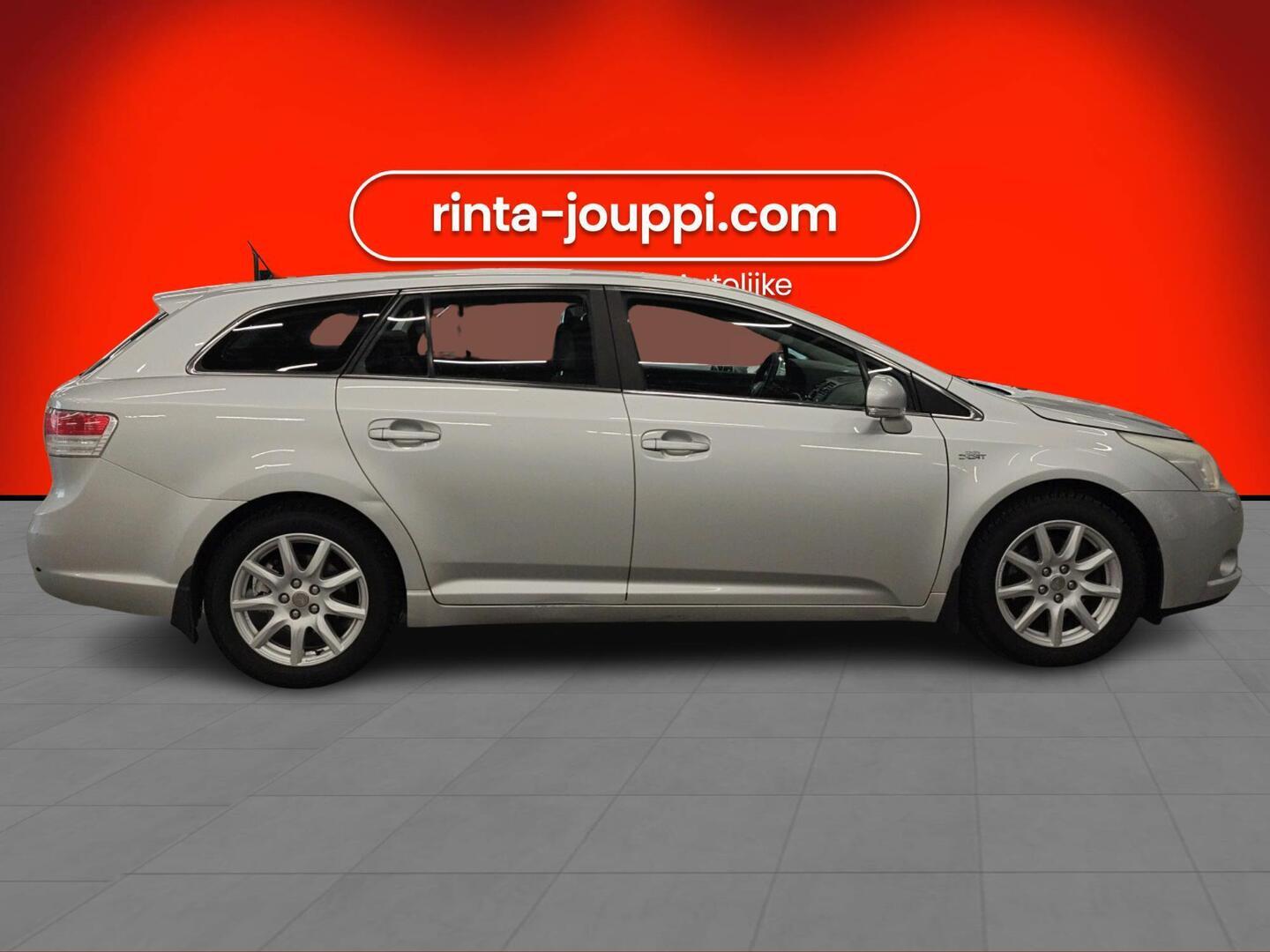 TOYOTA Avensis 2010