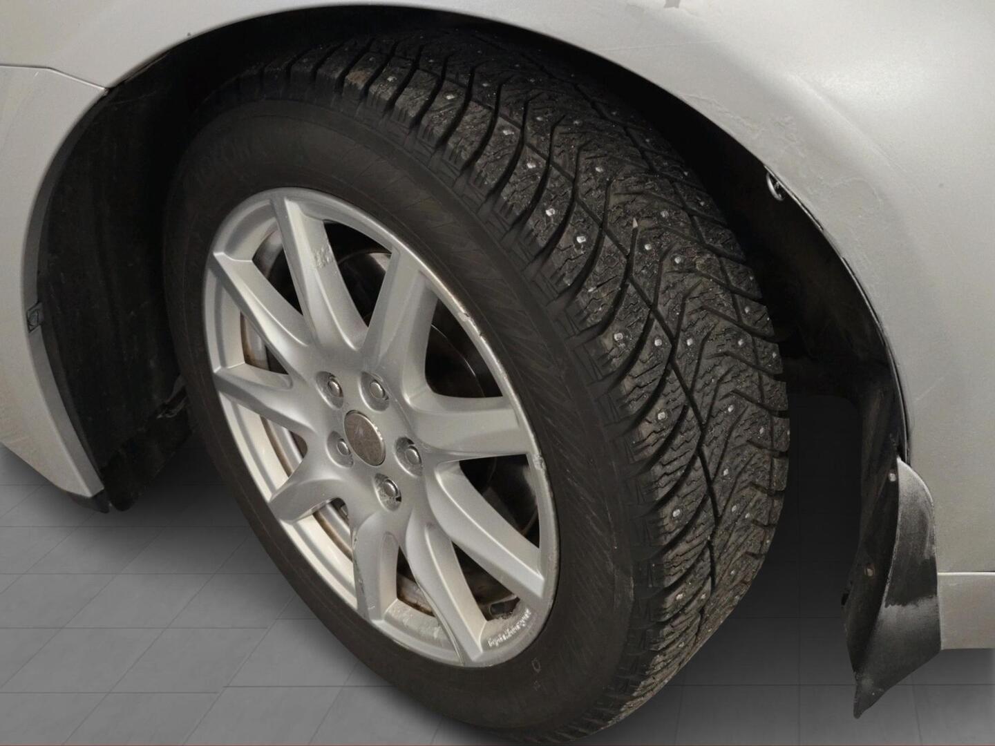 TOYOTA Avensis 2010