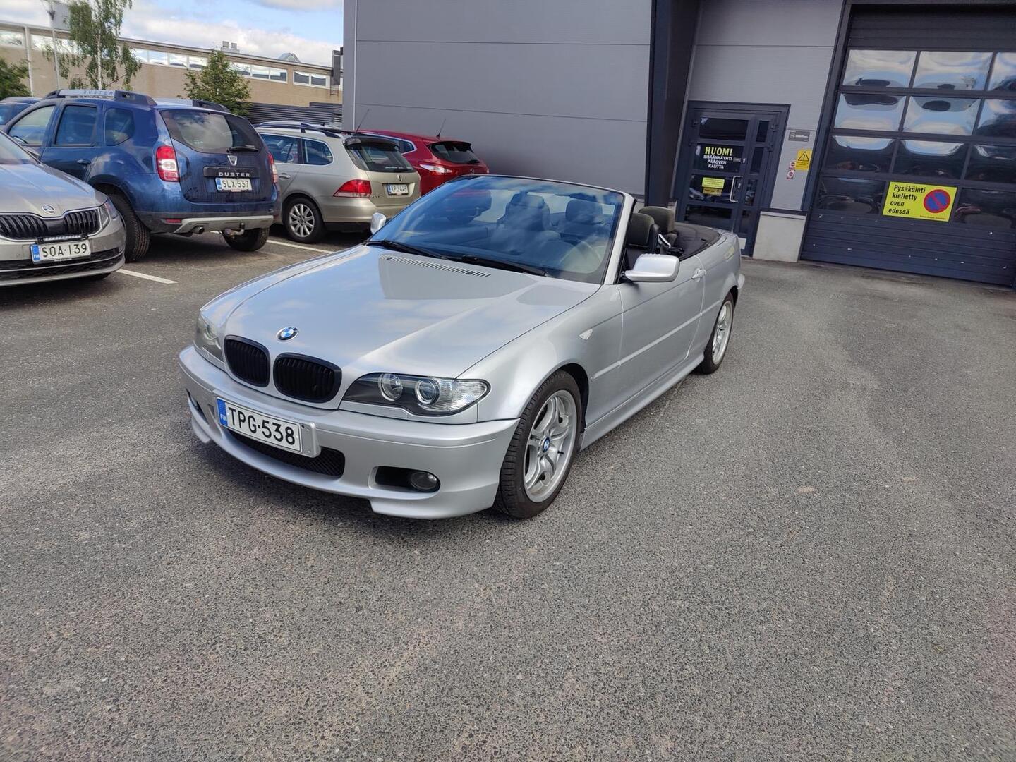 BMW 325 2004