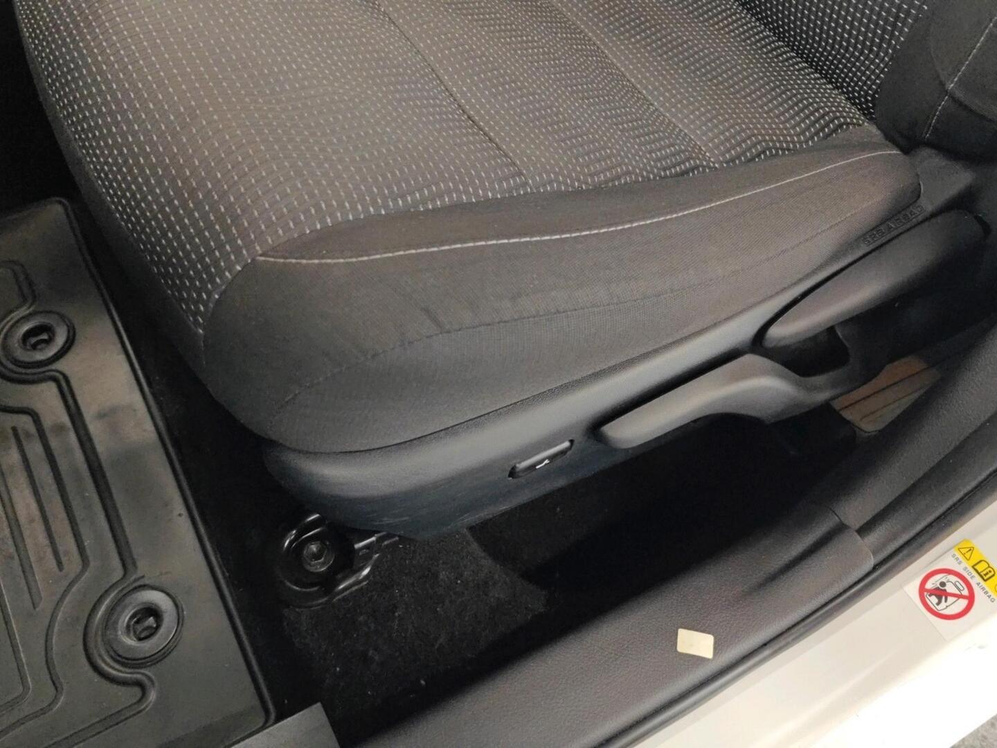 TOYOTA Auris 2013