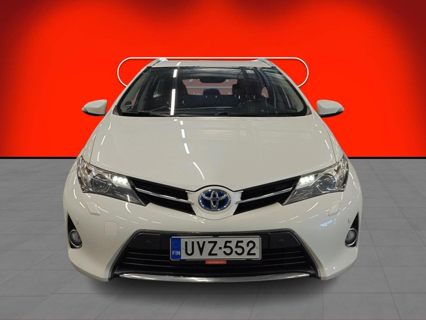 TOYOTA Auris 2013