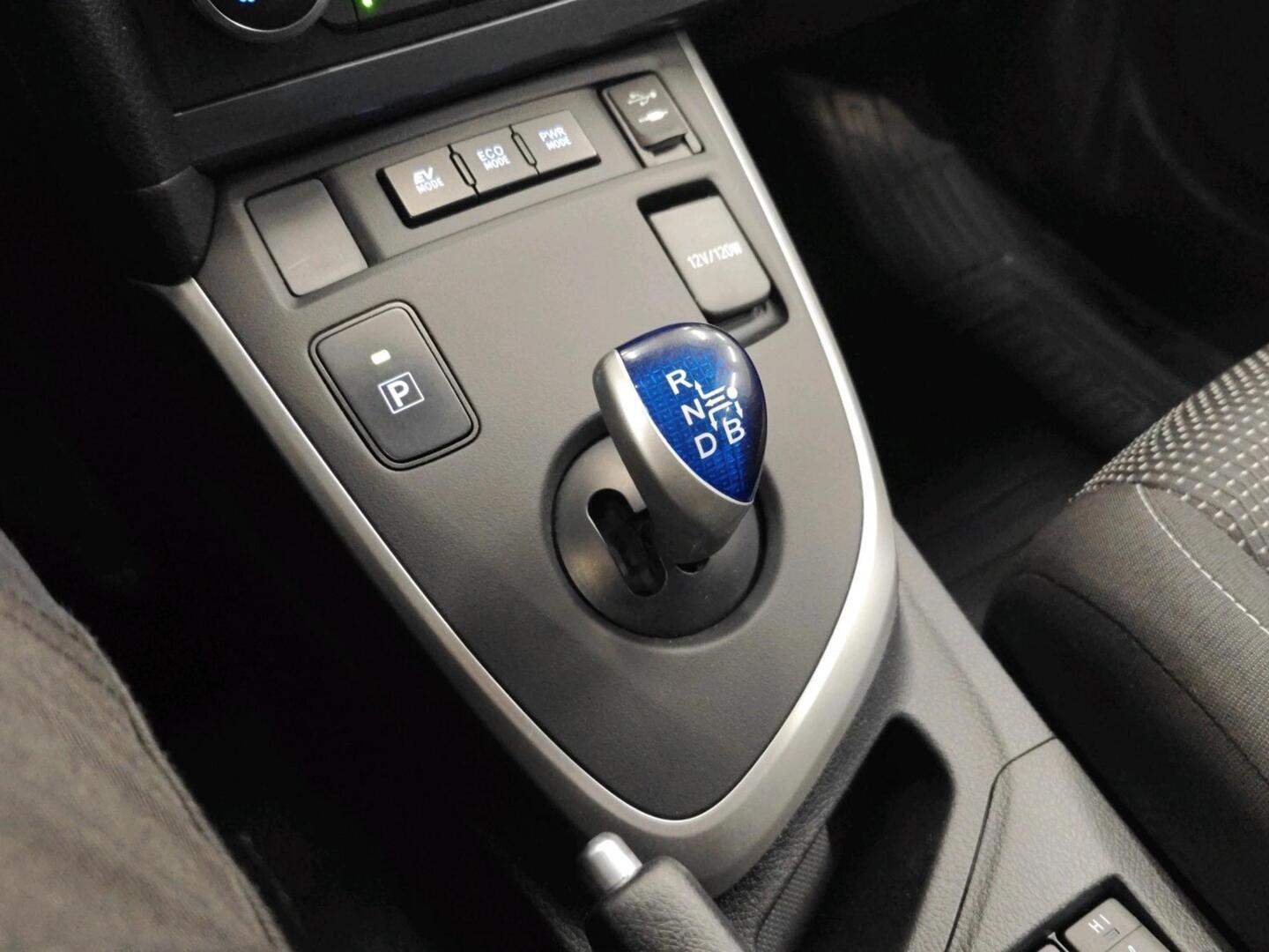 TOYOTA Auris 2013