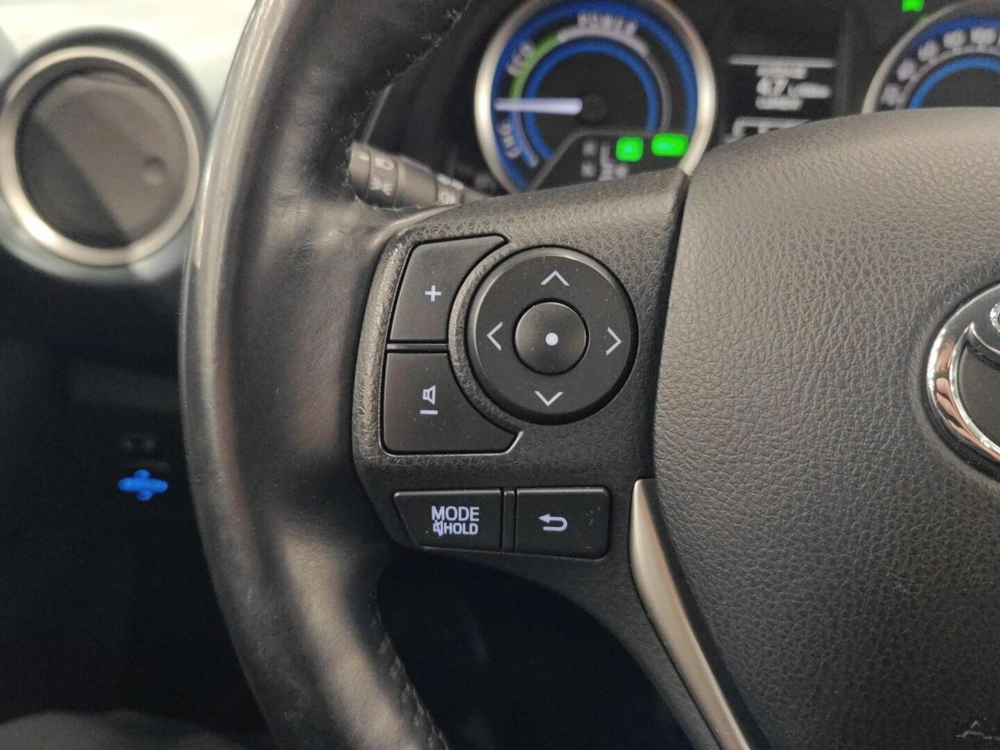 TOYOTA Auris 2013
