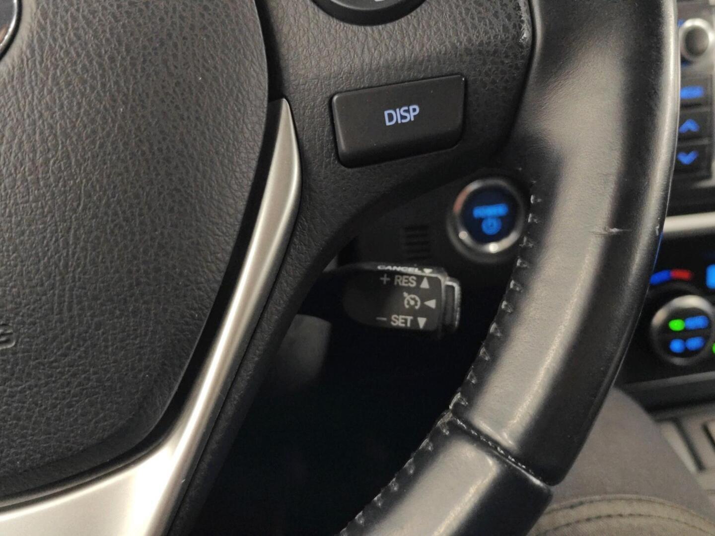 TOYOTA Auris 2013