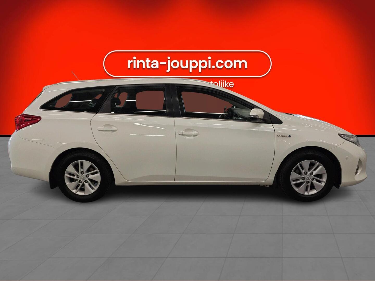 TOYOTA Auris 2013
