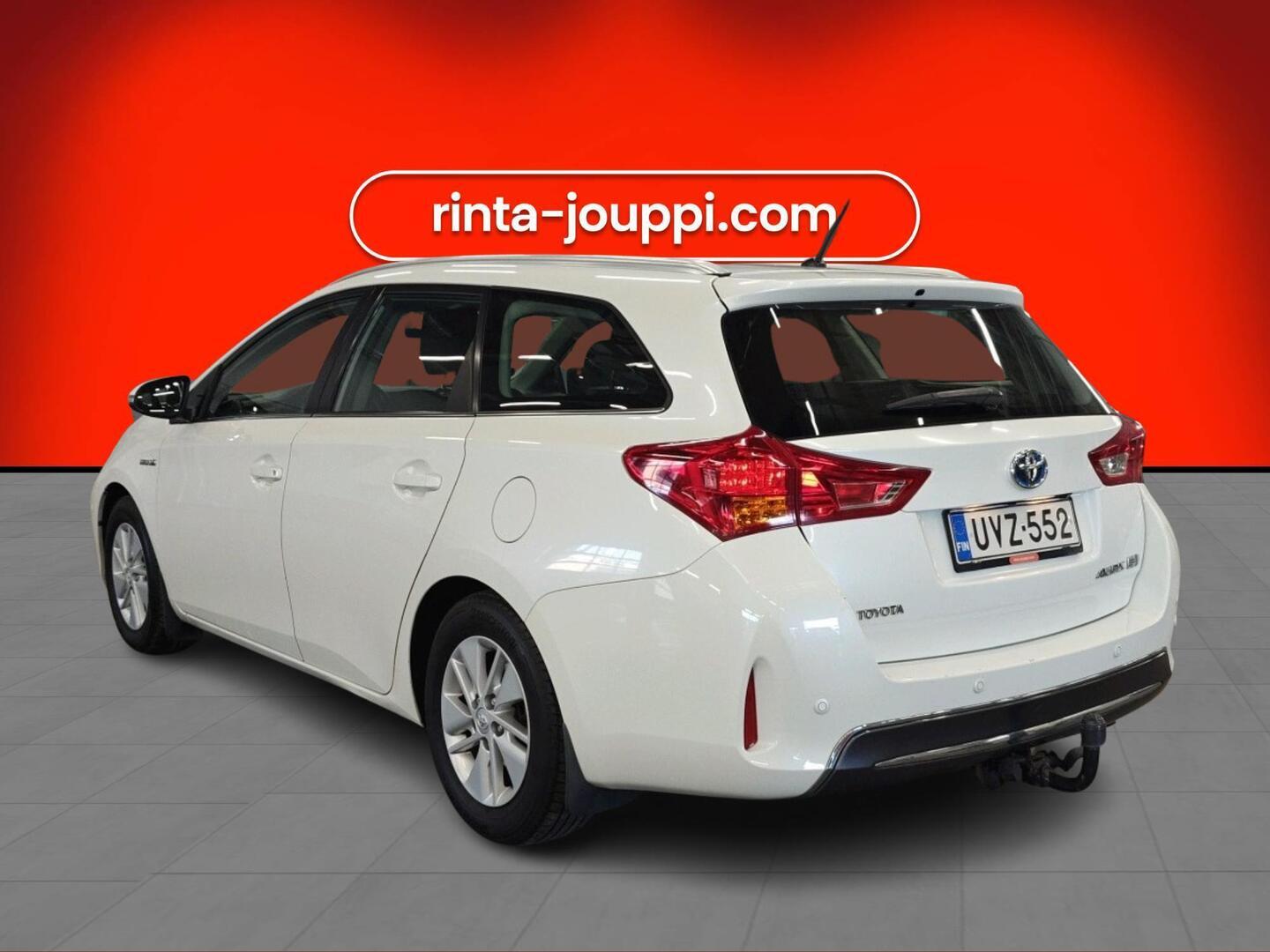 TOYOTA Auris 2013