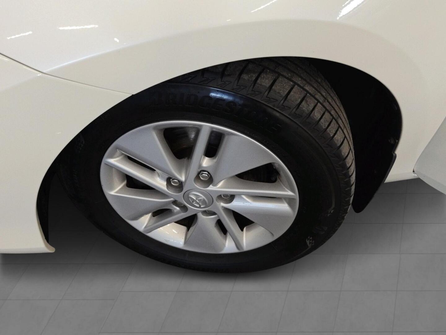 TOYOTA Auris 2013