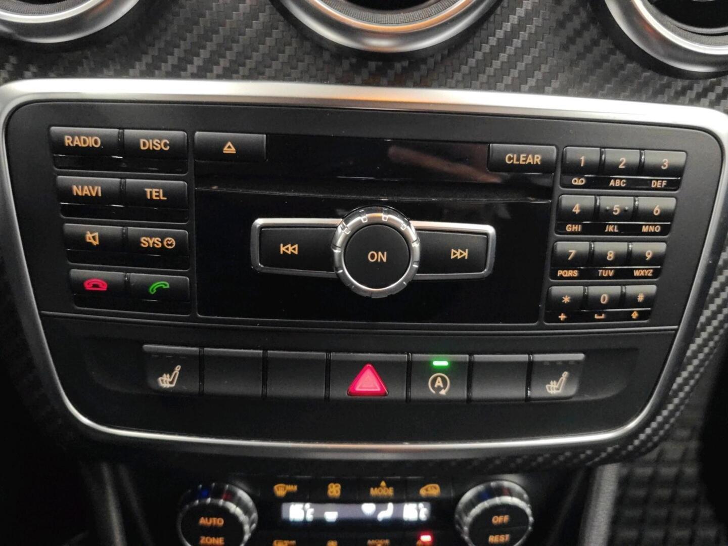 MERCEDES-BENZ A 2015
