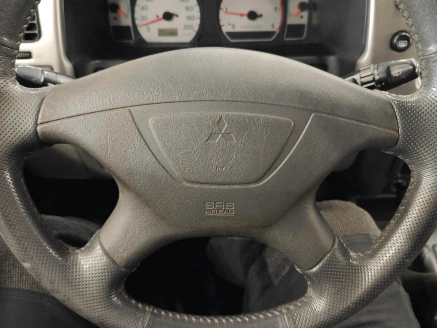MITSUBISHI Pajero 2006