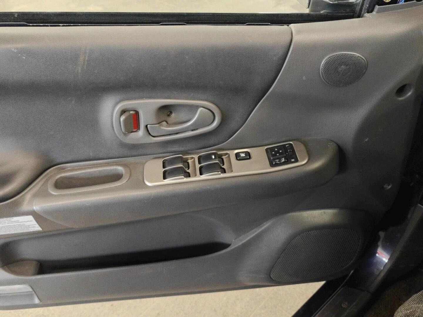 MITSUBISHI Pajero 2006