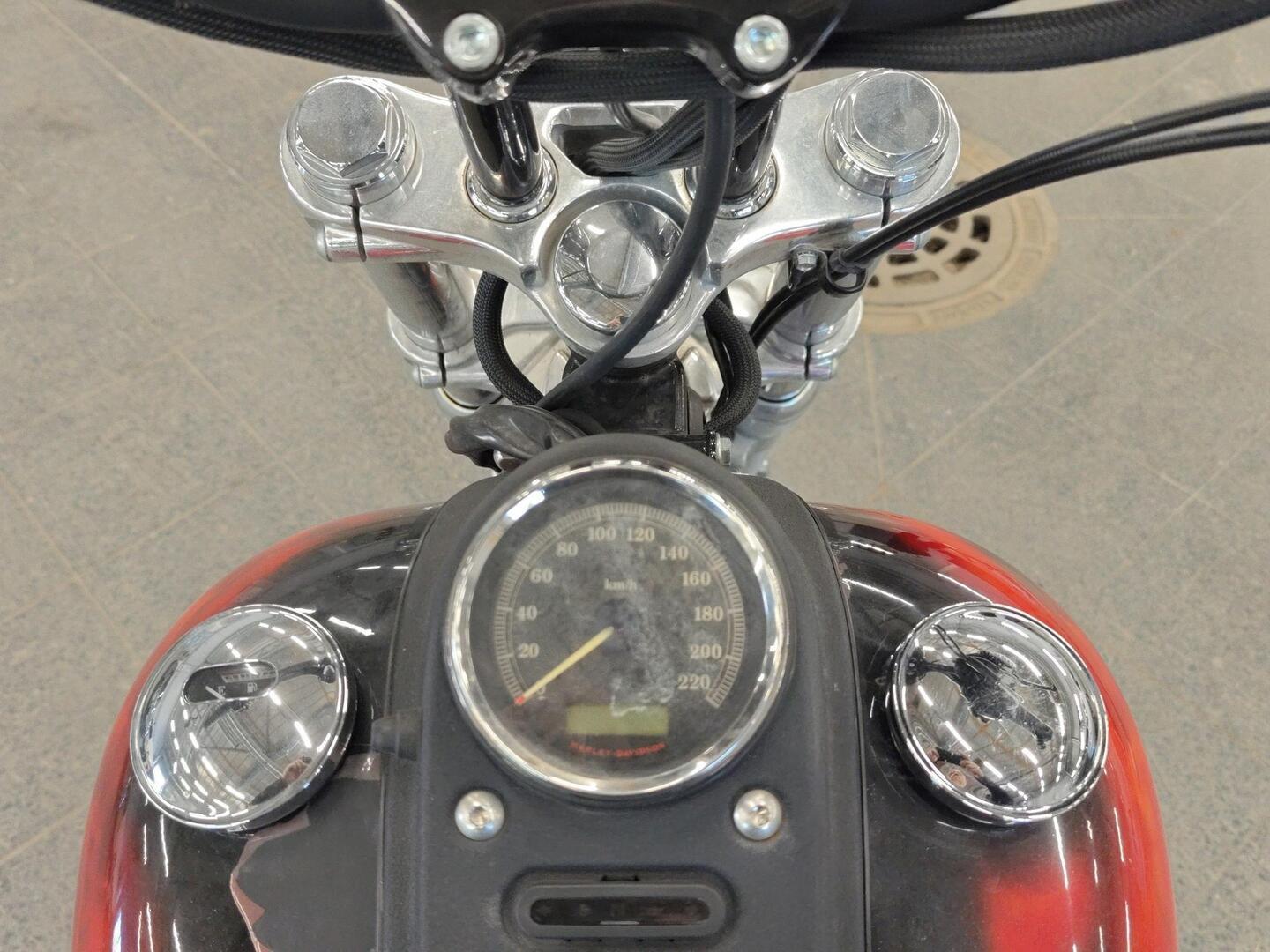 HARLEY-DAVIDSON DYNA 2007