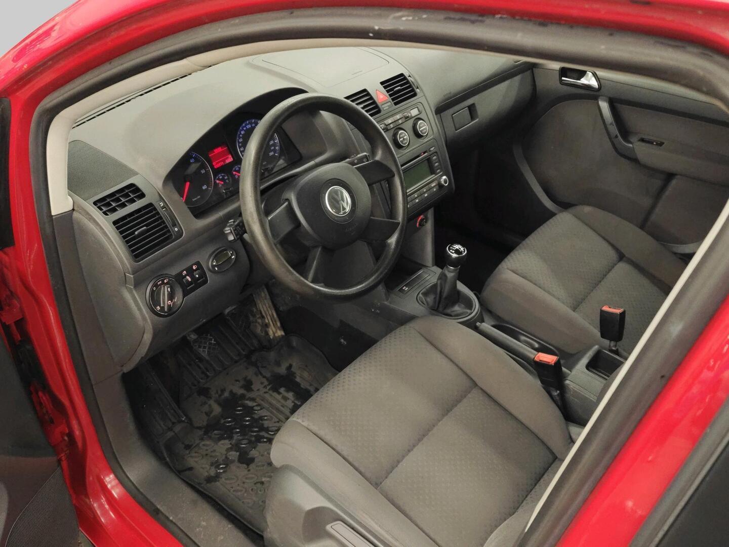 VOLKSWAGEN Touran 2006