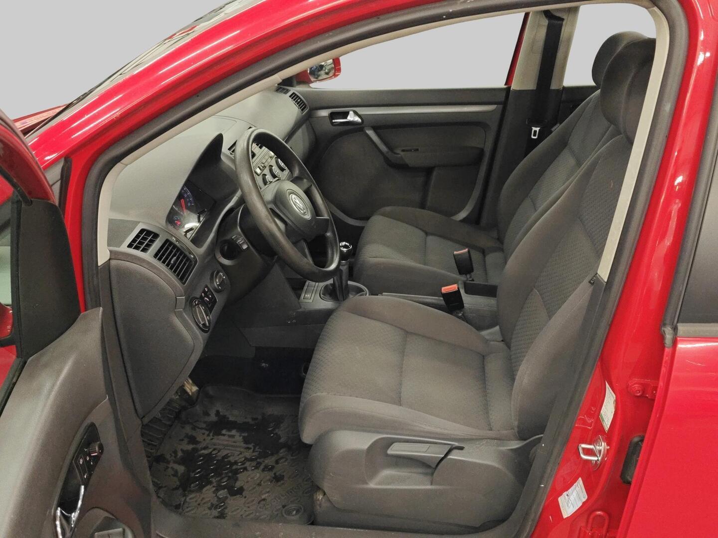 VOLKSWAGEN Touran 2006