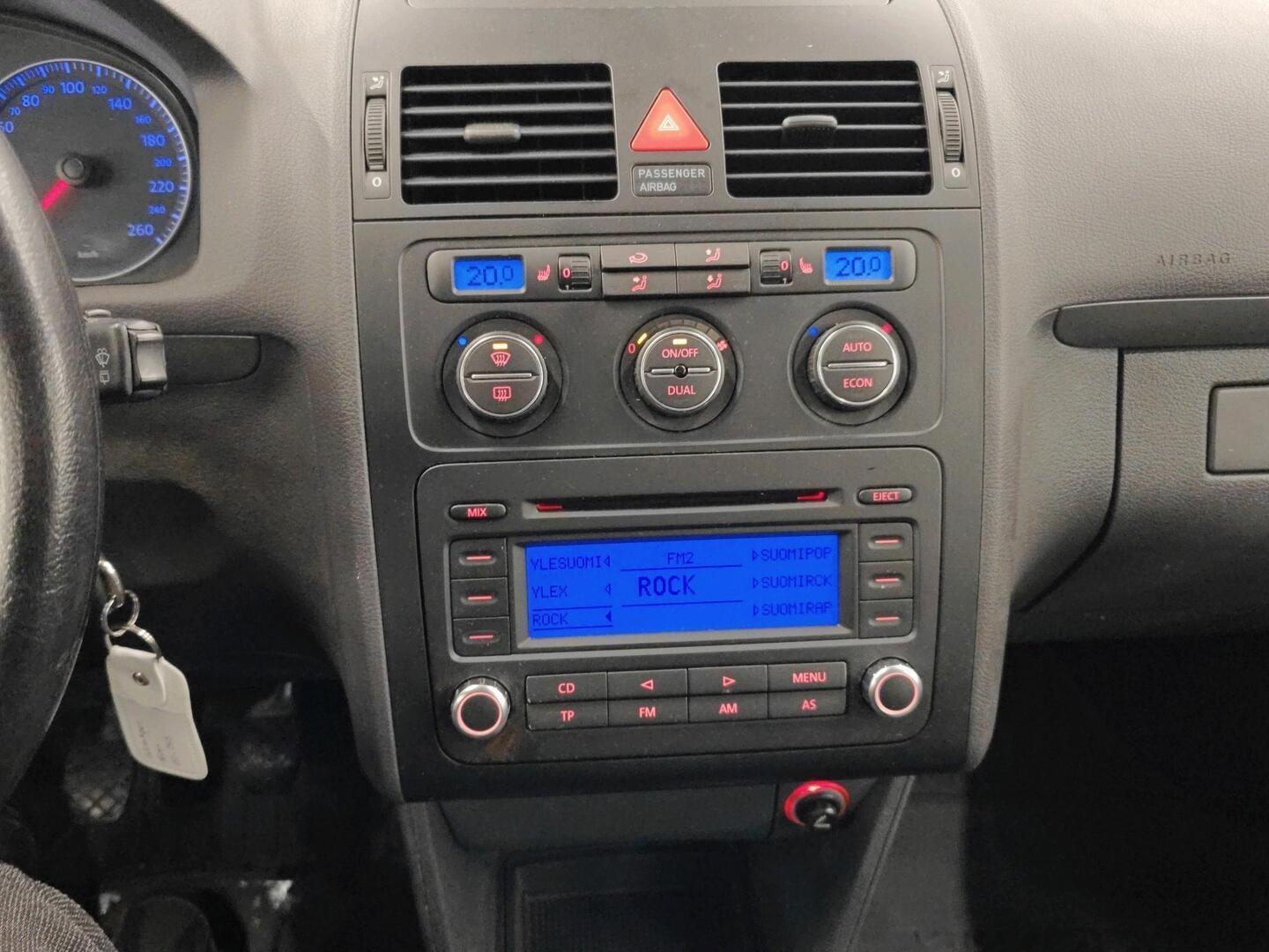 VOLKSWAGEN Touran 2006