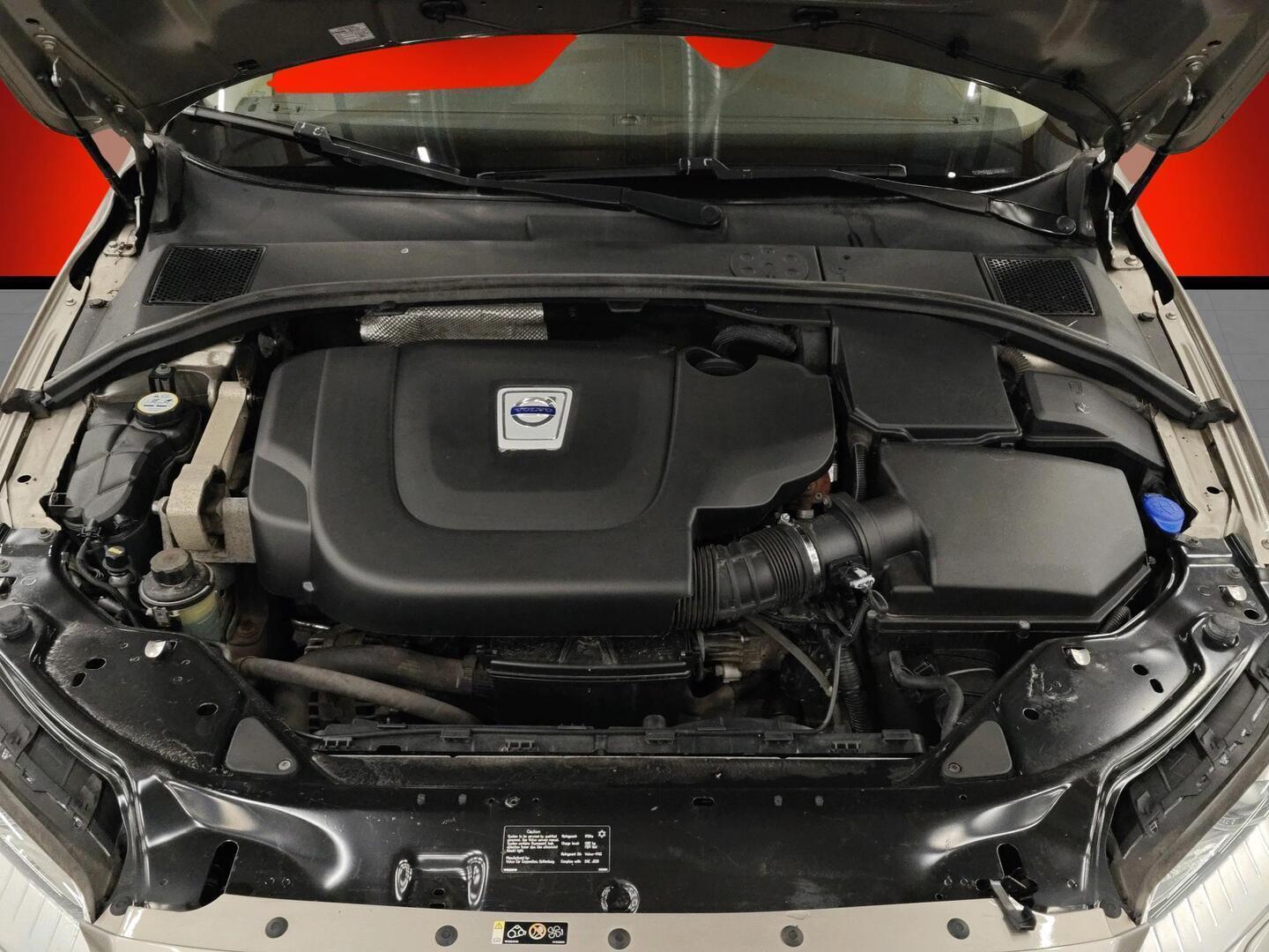 VOLVO V70 2011