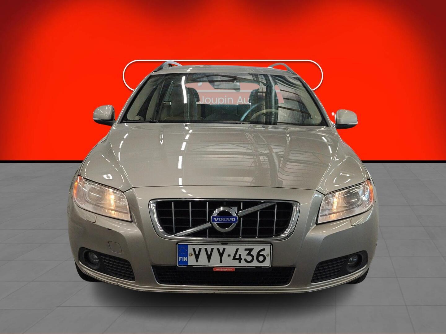 VOLVO V70 2011