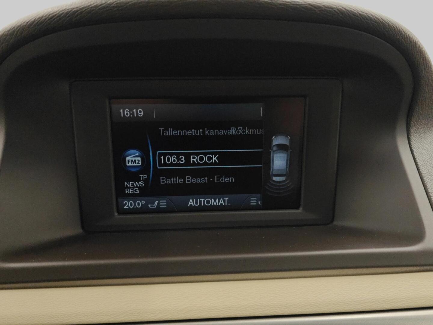 VOLVO V70 2011