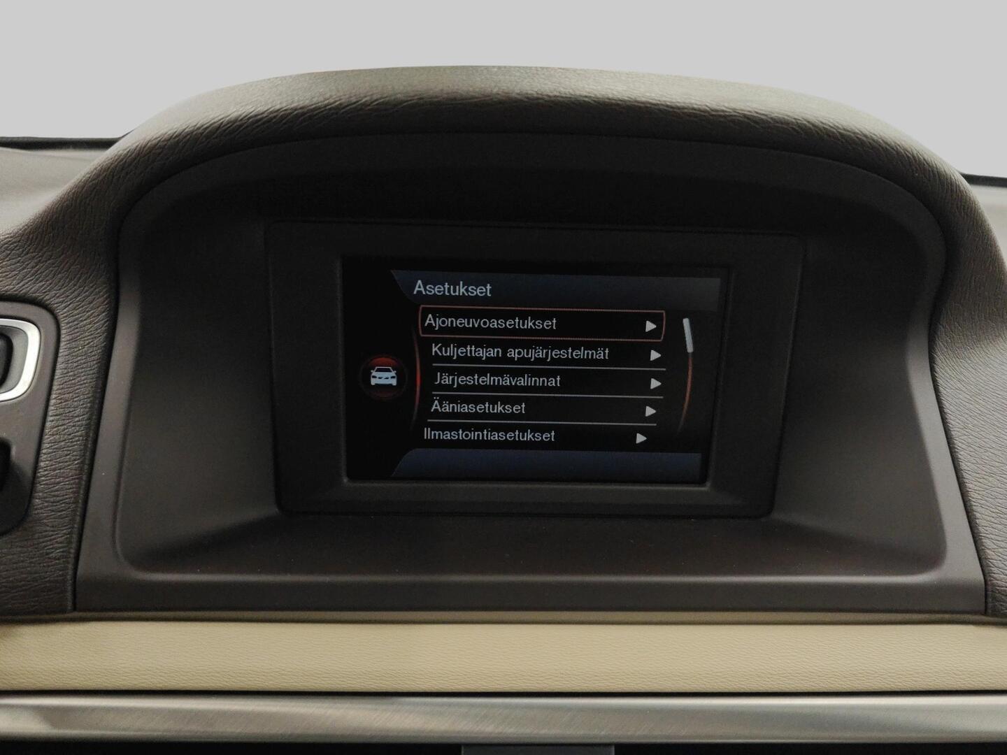 VOLVO V70 2011
