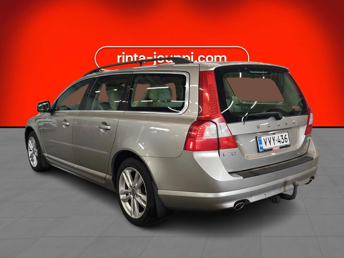 VOLVO V70 2011