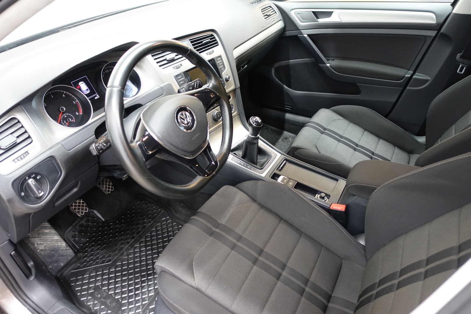 VOLKSWAGEN Golf 2015