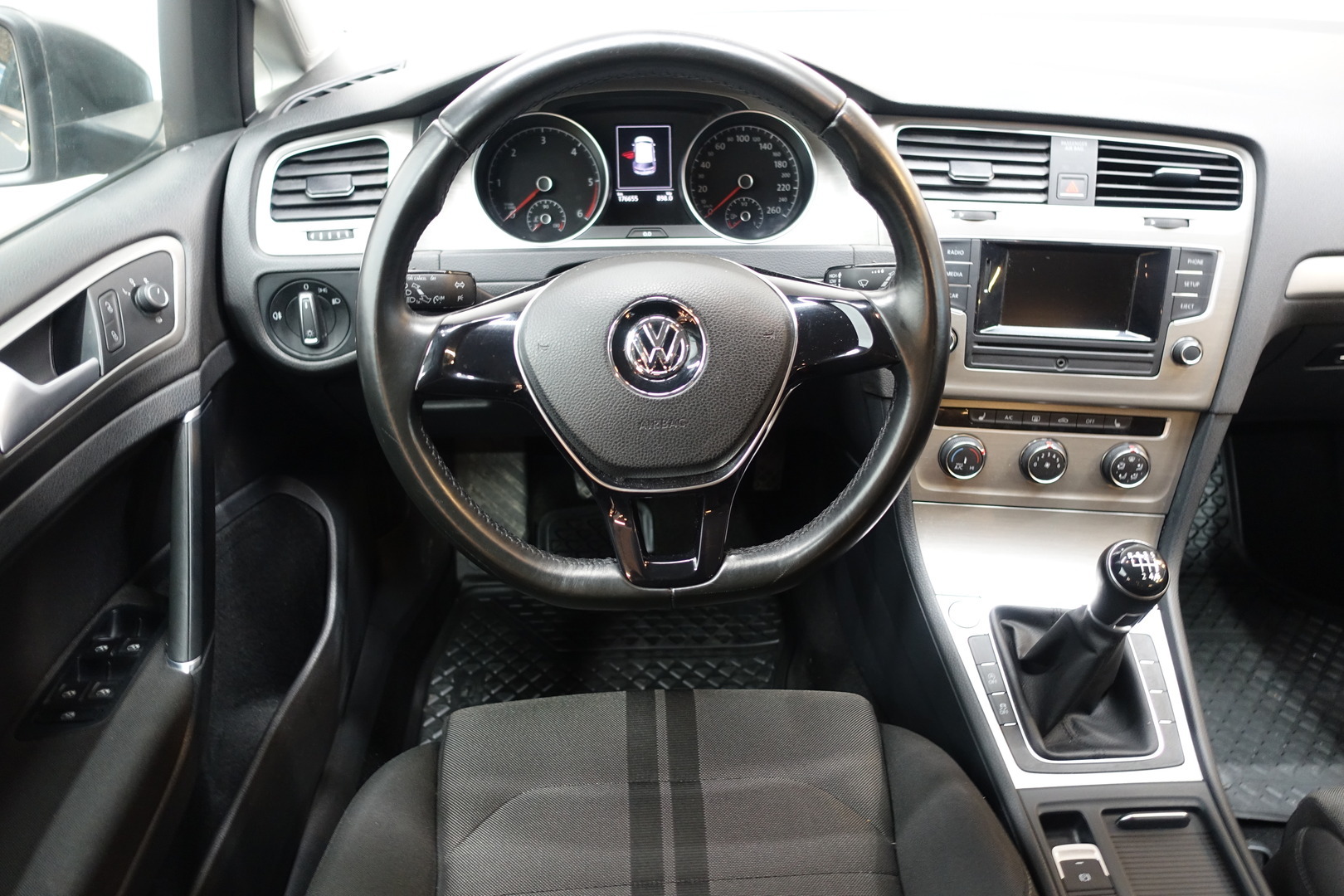VOLKSWAGEN Golf 2015