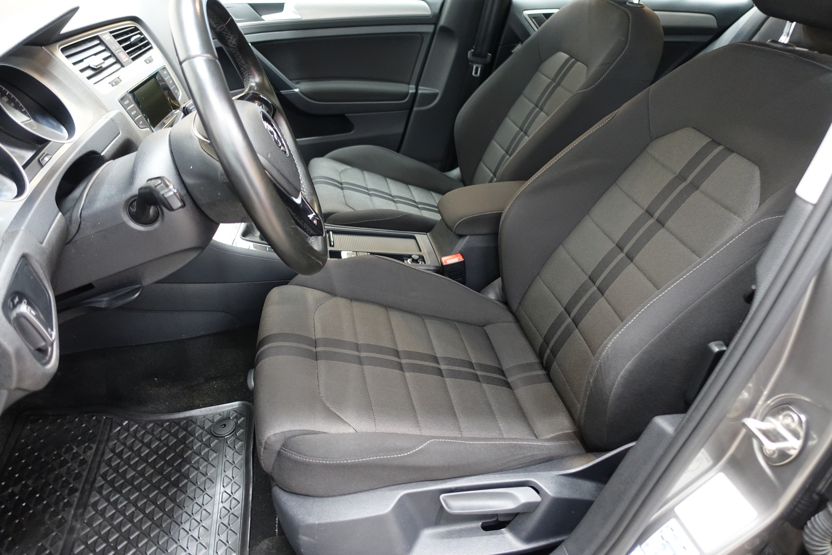 VOLKSWAGEN Golf 2015