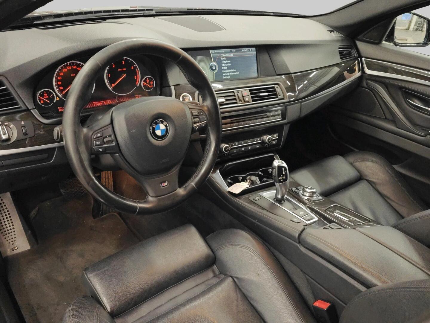 BMW 530 2011