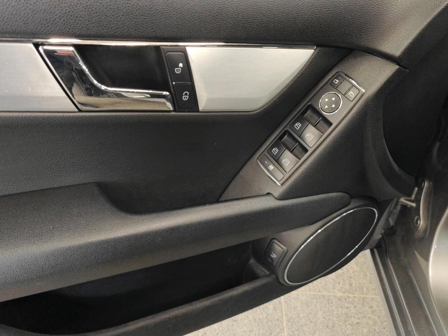 MERCEDES-BENZ C 2008