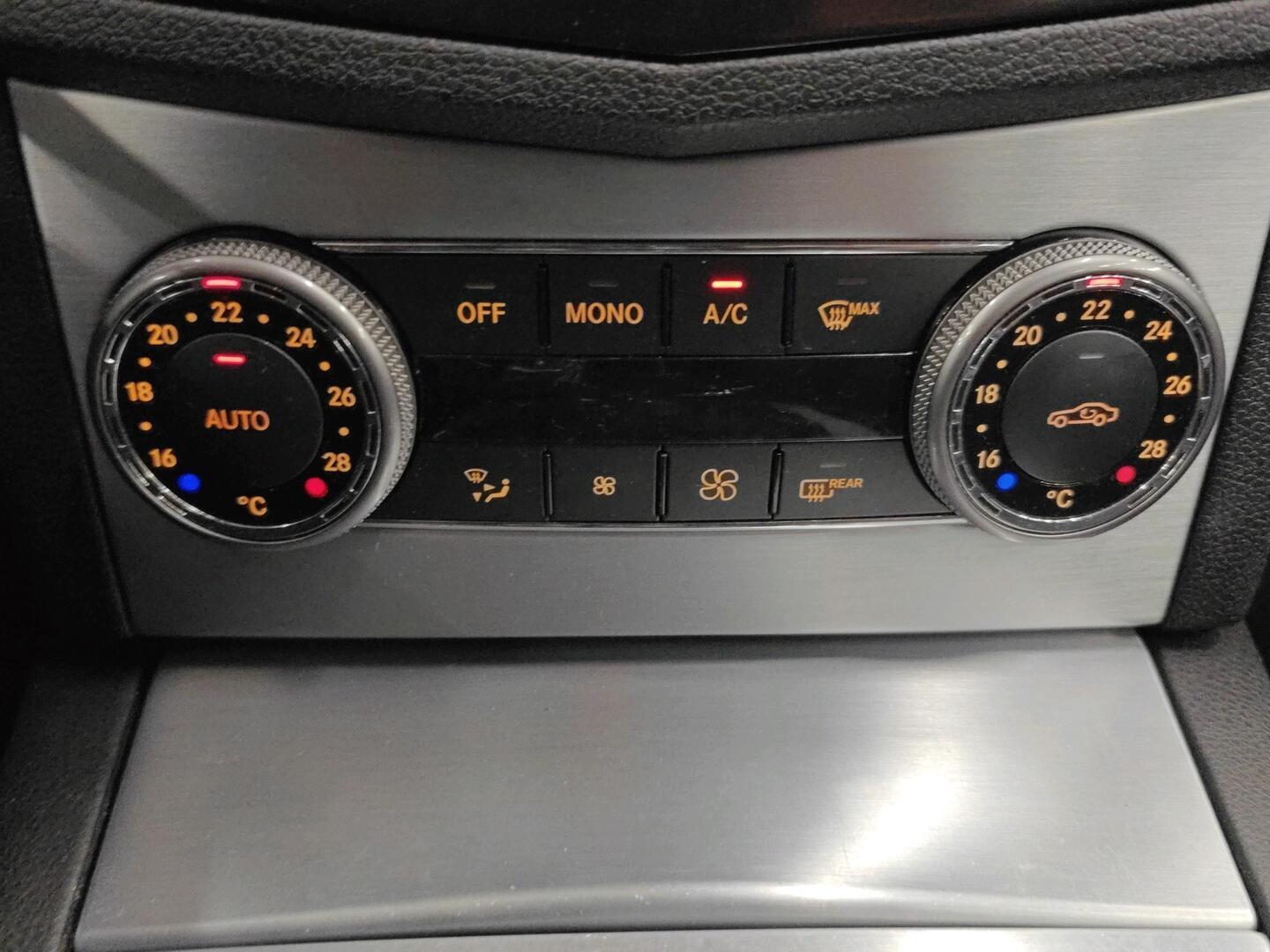 MERCEDES-BENZ C 2008