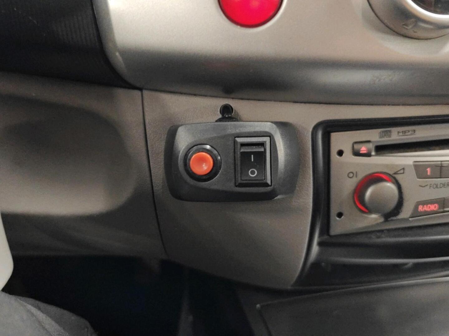 MITSUBISHI L200 2012