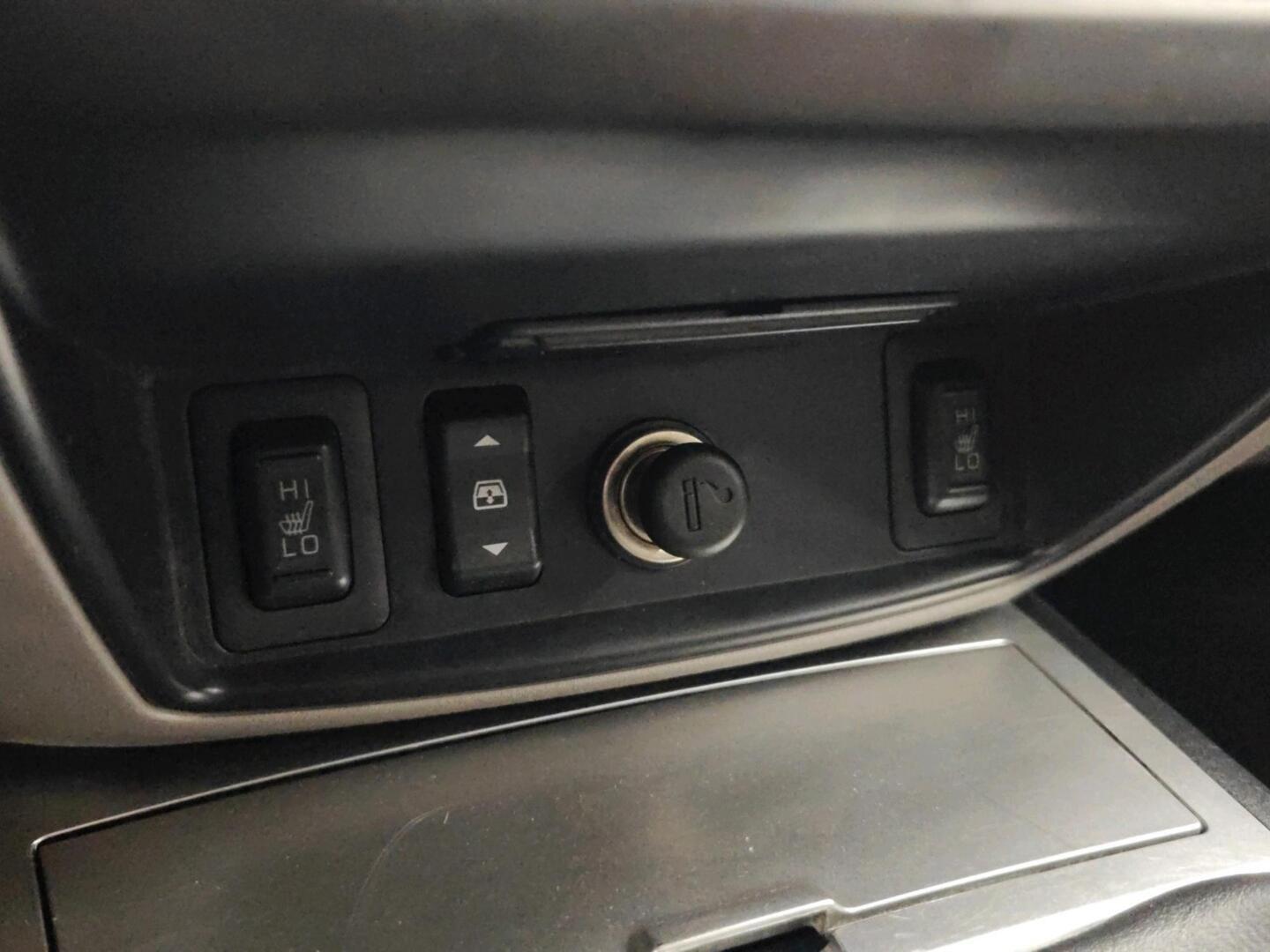 MITSUBISHI L200 2012