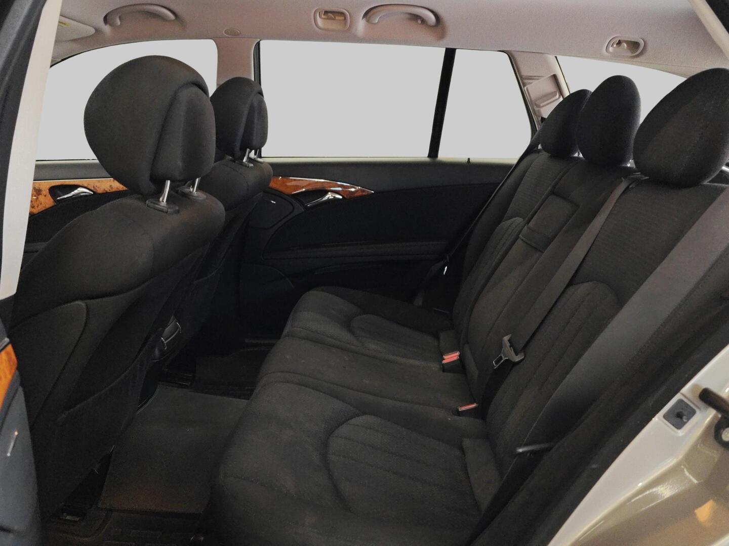 MERCEDES-BENZ E 2006