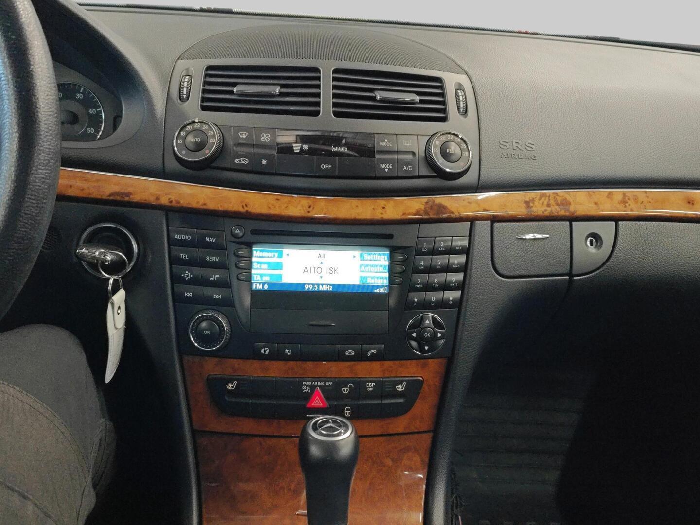 MERCEDES-BENZ E 2006