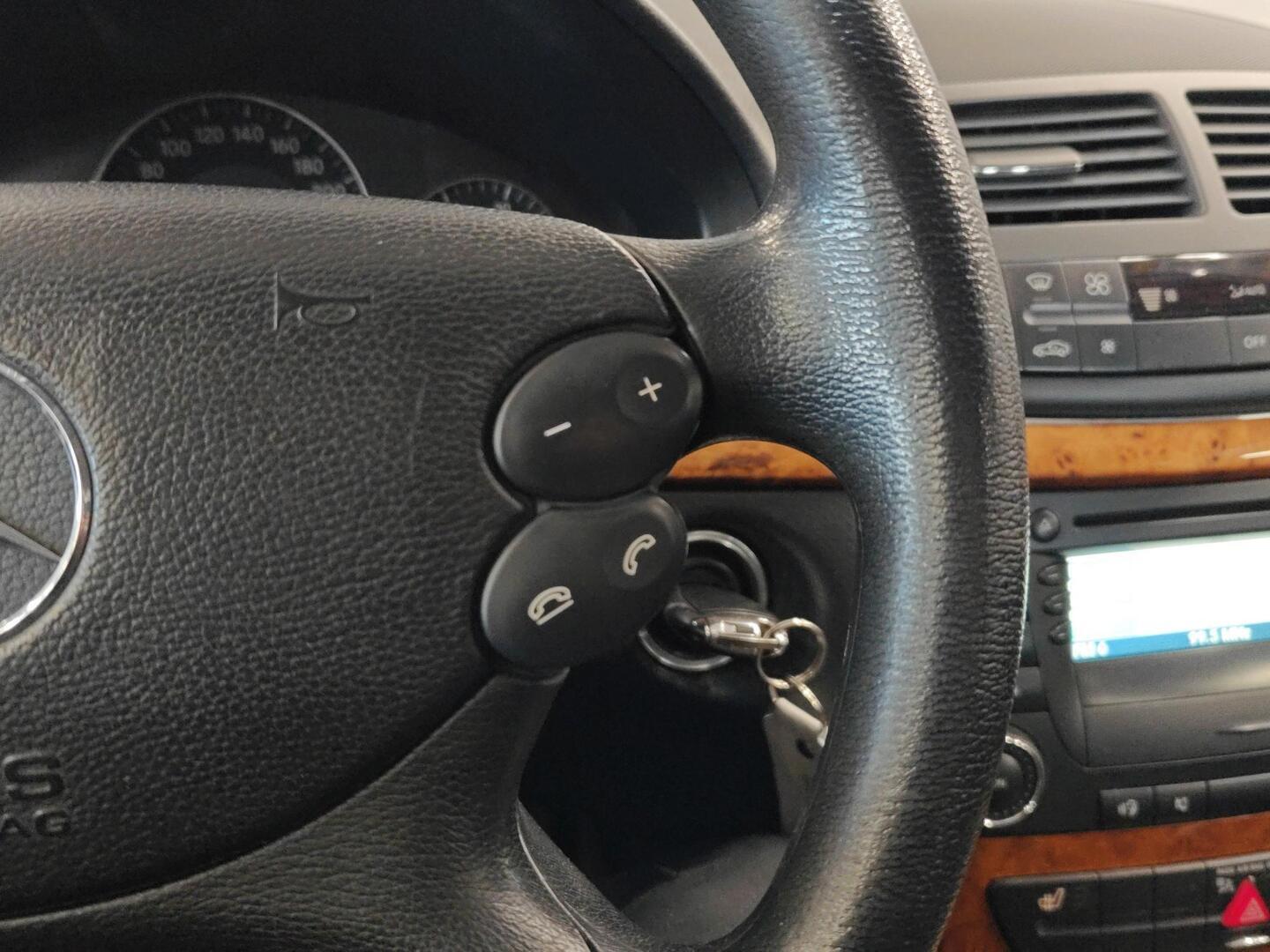 MERCEDES-BENZ E 2006