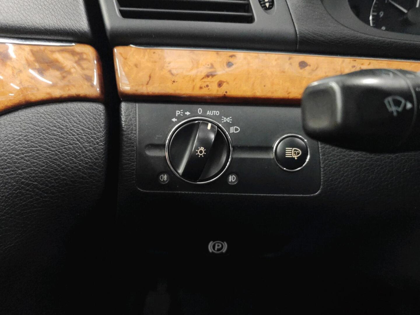 MERCEDES-BENZ E 2006