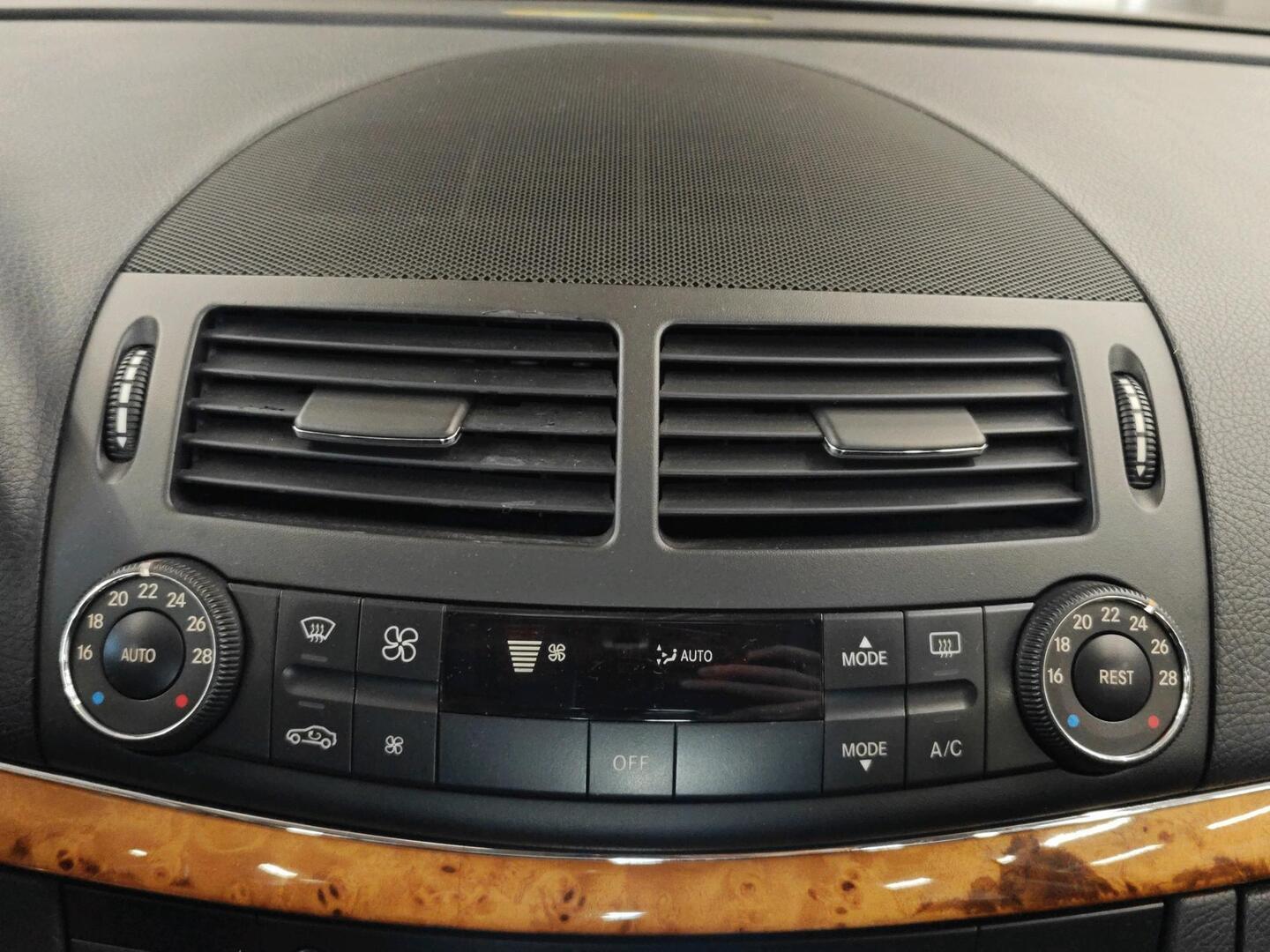 MERCEDES-BENZ E 2006