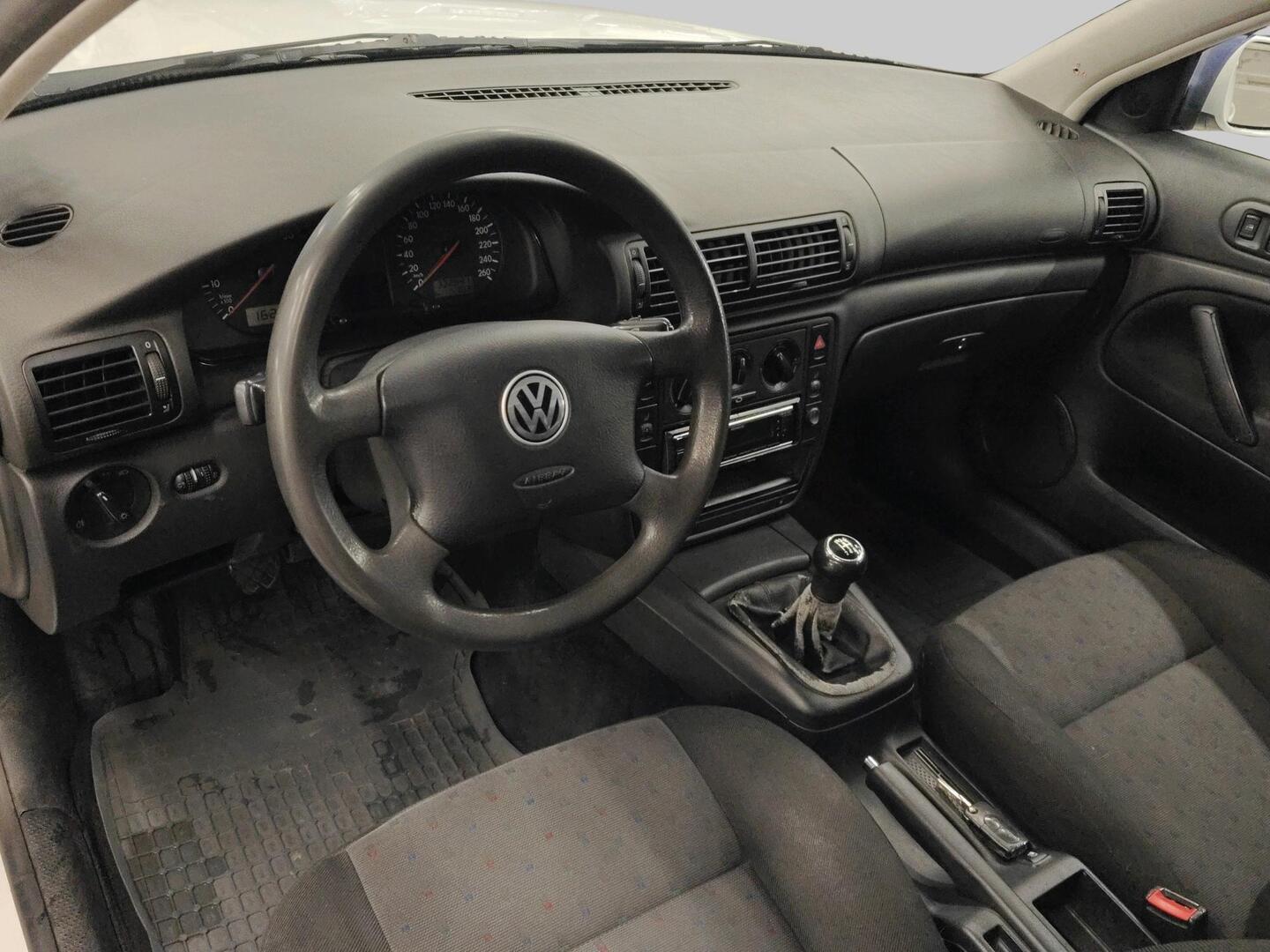 VOLKSWAGEN Passat 2001